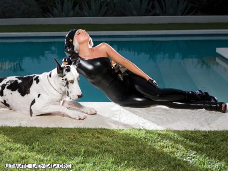 lady_gaga_es_a_kutyaja.jpg